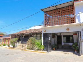 BM Zihua Casa de Huéspedes